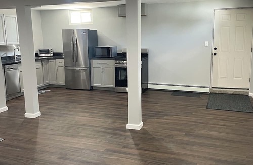 Old Bethpage House | Abundant space with a full kitchen next to trails and golfing