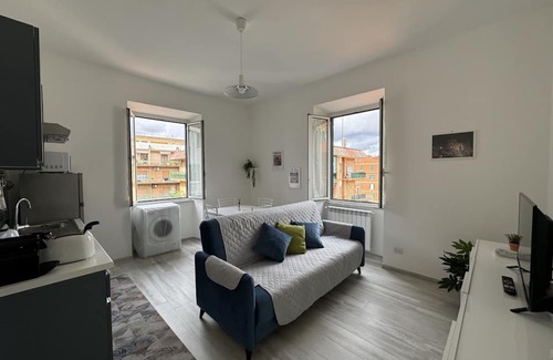 Prenestino-Centocelle Apartment | Interior 10 - Metro C