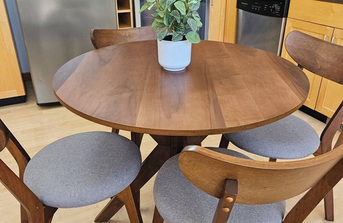 Central - Terry House | Cozy Chic Townhome Close to Hospitals & City Life