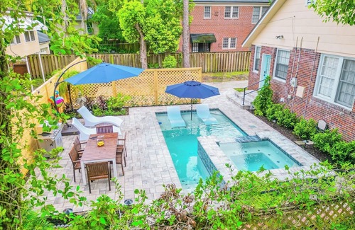 San Marco House | Luxury Oasis + Guest Suite Pool, Hot Tub & Grill Patio