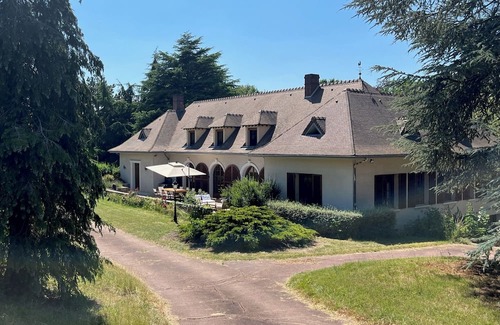 Auffreville-Brasseuil Villa | Royal Auffreville - 500m2
