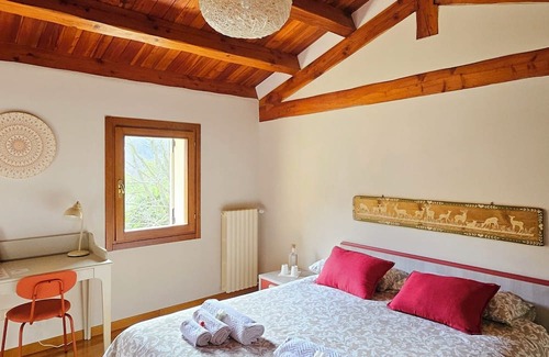 Torreglia Bed & Breakfast | B&B Villa Euganea, double room with private bathroom overlooking Hills