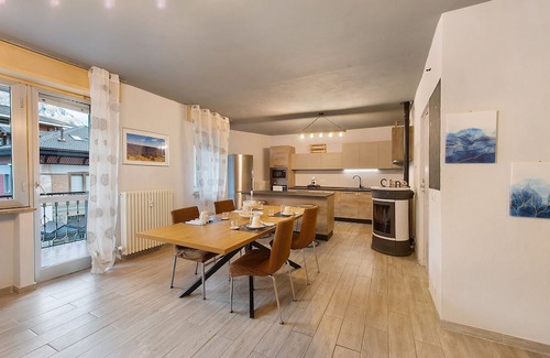 Verres Apartment | Apartment 'Residenza Tambella' with Mountain View, Balcony and Wi-Fi