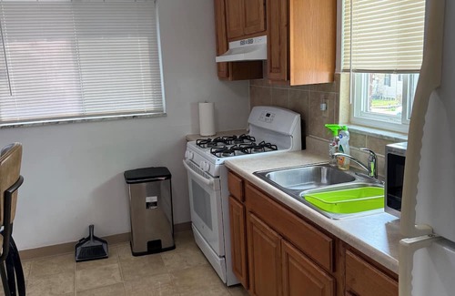 Washington House | Charming 2-Bedroom Ranch Style Home With Spacious Backyard in Washington PA