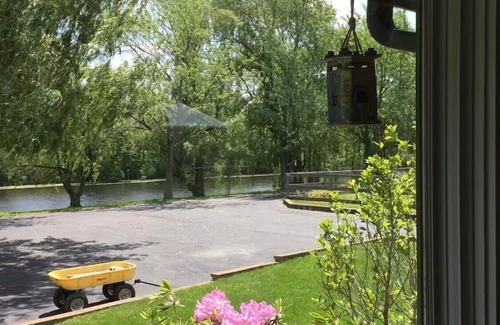 Bannockburn House | Charming Lake Forest Country Estate