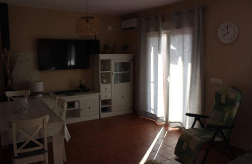 El Castillo de las Guardas House | Holiday Home 'Casa Castillo De Las Guardas' with Mountain View, Wi-Fi and Air Conditioning