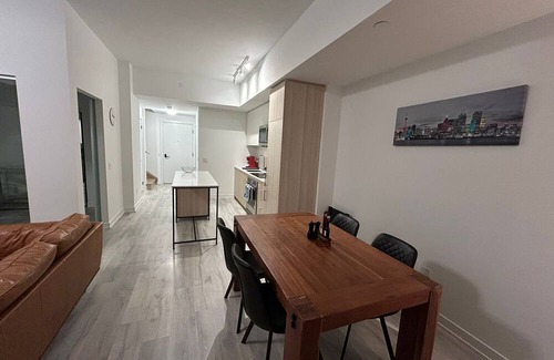Port Credit House | Chic retreat in the heart of Beautiful Port Credit