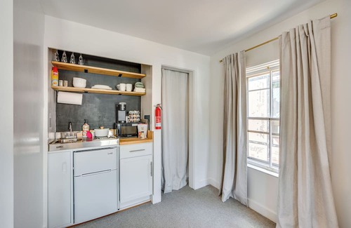 Waterbury Apartment | Waterbury Studio 12 Mi to Bolton Valley Ski Resort