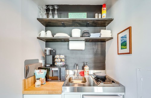Waterbury Apartment | 15 Mi to Stowe Mountain Resort: Main Street Studio