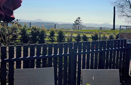 Flaxton Apartment | Cielo Flaxton, Newly Renovated Luxury Apartment with Terrace and Iconic Views