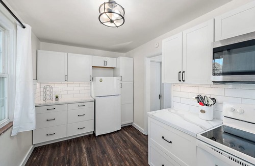 Sewickley House | tCharming Sewickley Village House, 2BR + Office/Futon, Walk to Shops