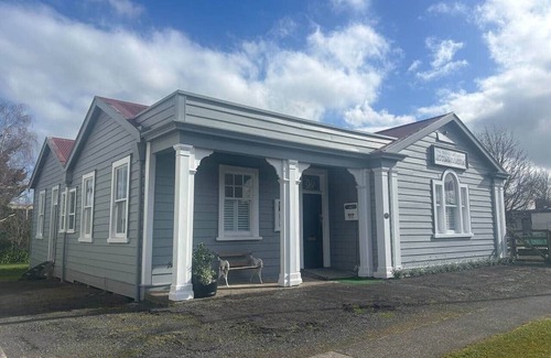 Te Aroha House | Te Aroha Courthouse Retreat – Walk to Town