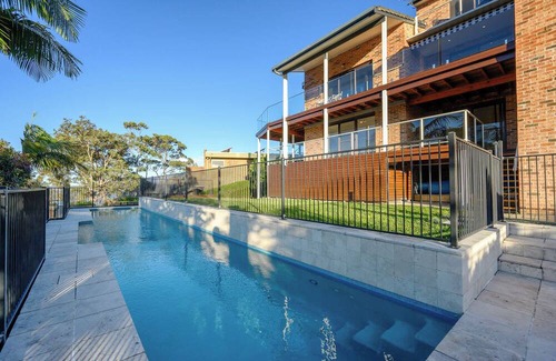 Tascott House | Coastal Luxury 2BR w Pool & Entertainer's Paradise