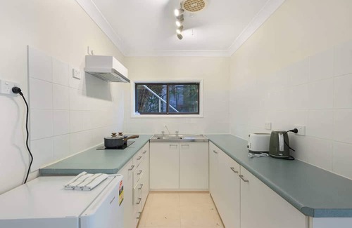 Tascott House | Coastal Luxury 2BR w Pool & Entertainer's Paradise