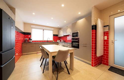 Tourcoing House | La Maison de Rania - Moins d'un km de la gare