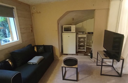 Pernant Apartment | Quiet studio near Soissons