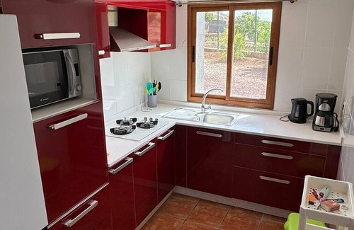Granadilla de Abona House | Vacation Home 'Justo El Desierto' with Sea View, Shared Terrace and Wi-Fi