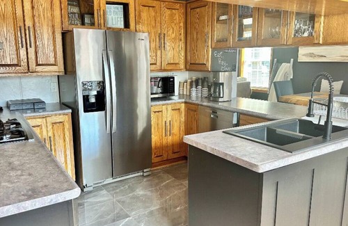 Crystal Beach House | Luxury 3BR Oasis w/Heated Pool & Tropical Vibes