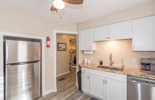 Crosby Apartment | NAUTICAL NOOK - Terrific 2-bedroom apartment with AC in charming Crosby