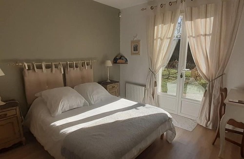Blanquefort Bed & Breakfast | Guest Room Bastide De Mongiraud with Pool
