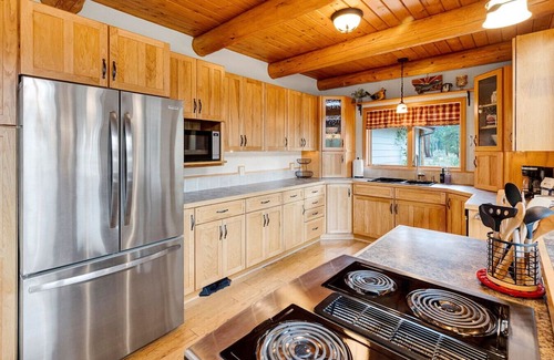 Hamilton Apartment | Sheafman Peaks Lodge
