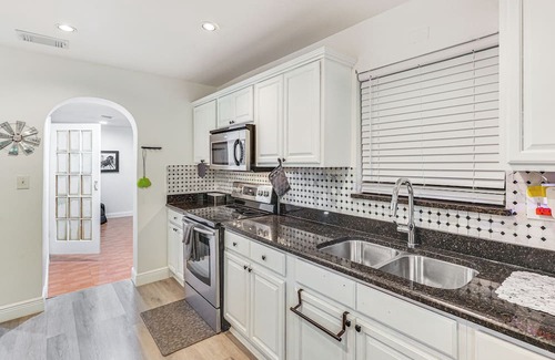 Miami Gardens House | 3 Mi to Hard Rock Stadium: Cozy Home w/Patio