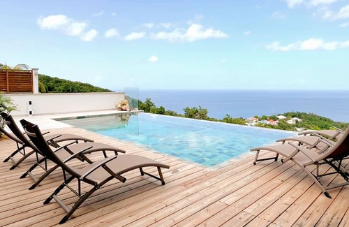 Bouillante Villa | Villa Manitou, sea view and Bali stone swimming pool