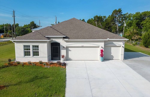 Roseland House | Spacious Sebastian Getaway- Perfect for Families, Fishing & Beaches
