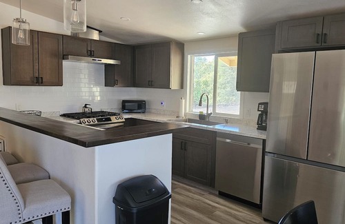 Colfax Cottage | Charming cottage at Boondok Farms in lovely Colfax