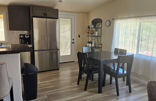 Colfax Cottage | Charming cottage at Boondok Farms in lovely Colfax