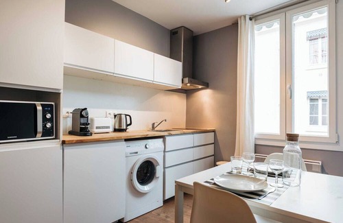 Perrache Apartment | DIFY Apt Seguin 1BR/4P - Perrache/Confluence