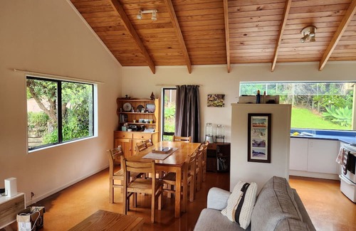 Onemana House | Relax by the reserve 2 minutes walk to beach and cafe at beautiful Onemana beach