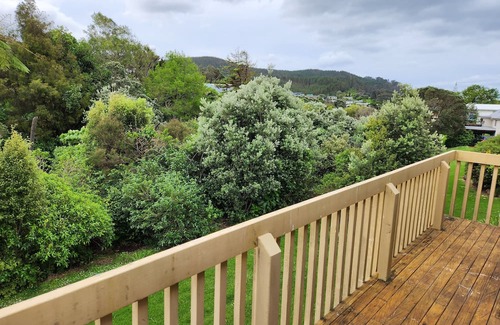 Onemana House | Relax by the reserve 2 minutes walk to beach and cafe at beautiful Onemana beach