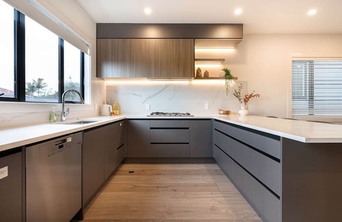 Greenlane Condo | Lux 4B Holiday House in Greenlane - ASBshowgrounds