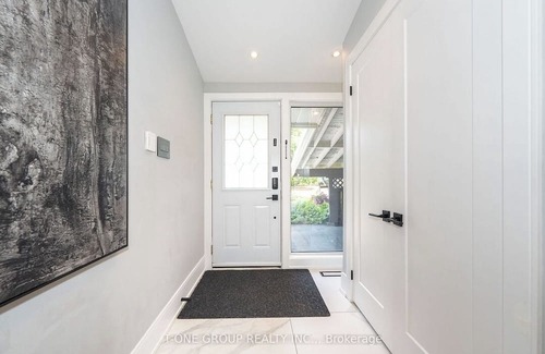 Bendale House | Central Location! Near Mosque, Shops & Schools with Quick Highway Access