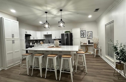 Pelham House | Cozy Pelham Cottage – Minutes from Oak Mountain Park/Pet-Friendly fees apply