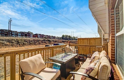 Lawrenceville House | Tremendous 4-bedroom townhome with AC in Lawrenceville