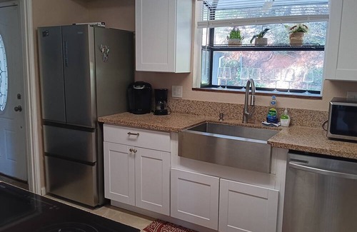 Auburn House | Charming 2-bedroom home in beautiful Auburn with AC and king-size beds
