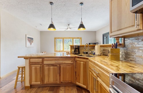 Bayfield House | Charming house w/full kitchen, peaceful location & wifi
