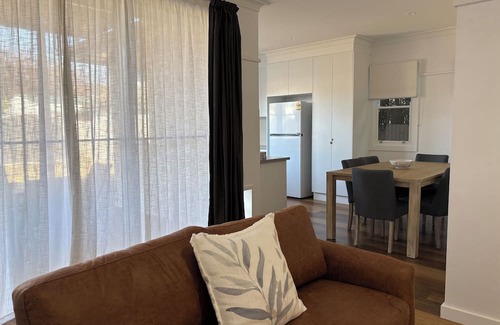 Turvey Park House | 5 Hely Avenue, Wagga Wagga