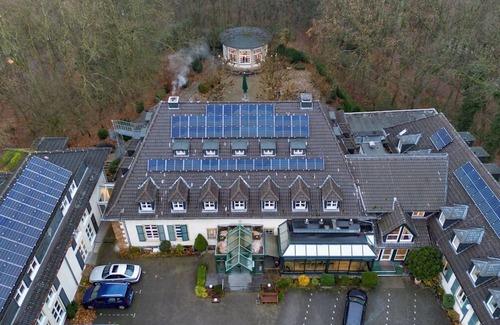 Heiligenhaus Apartment | Unwind Unit Near Villa Hügel Pets Allowed And Free Parking