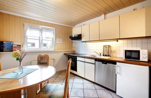 Adelhausen Apartment | Apartment 'With 60sqm' with Shared Garden and Wi-Fi