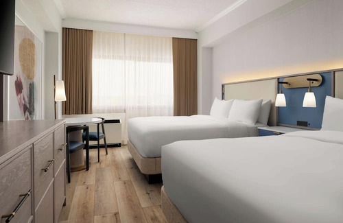White Plains Hotel | Stylish Downtown Getaway – Spacious & Serene | 3 Units
