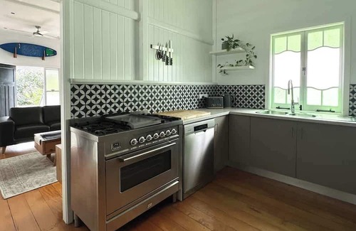 Parramatta Park House | Classic City Queenslander | Walk to Esplanade