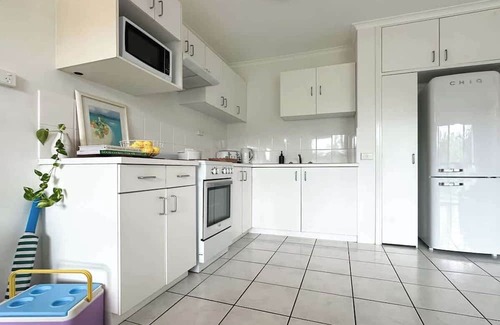 Clifton Beach Apartment | The Idle - Nostalgic Beach Apartment in Clifton