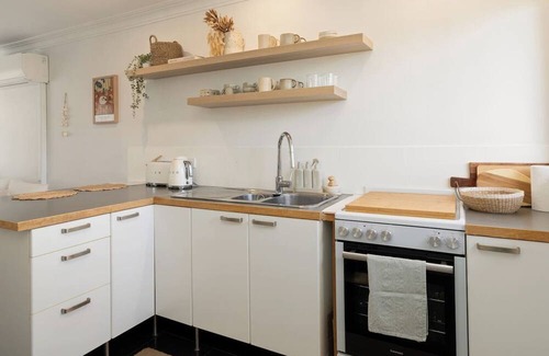 Bilinga Apartment | Bilinga Breeze Walk to North Kirra Beach and Airport