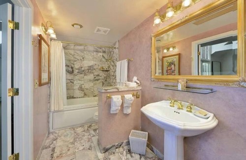Santa Rosa Hotel | Beautiful 2 King Room Near Local Museums + Wine Country Adventures Awaits