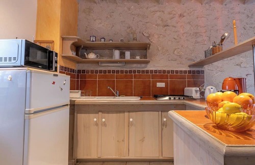 Lassay-sur-Croisne Apartment | Pretty little Solognot apartment