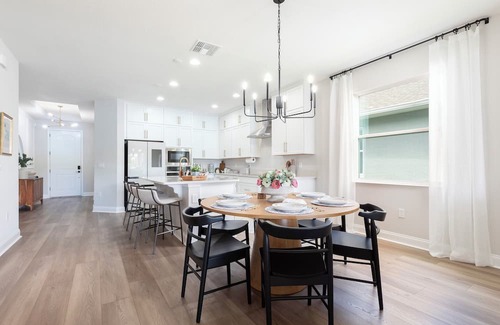 DeBary House | Stylish waterside retreat - springs nearby - pool and gym access - large groups