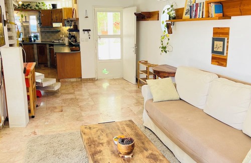 Zikhron Ya'aqov House | Cozy bright Family Apartment with View & Deck near Zikhron’s Pedestrian Mall